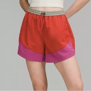 Lululemon Evergreen HR Shorts 4.5”